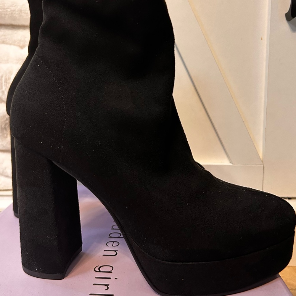 Madden Girl Olive (8) Black Heeled Boots with Chunky Block Heel